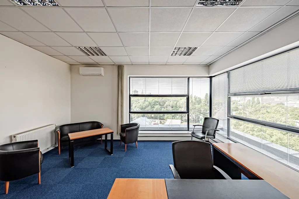 U Nákladového nádraží, Strašnice - Praha 3 | Pronájem, Administrativní budova, 2 521 m²