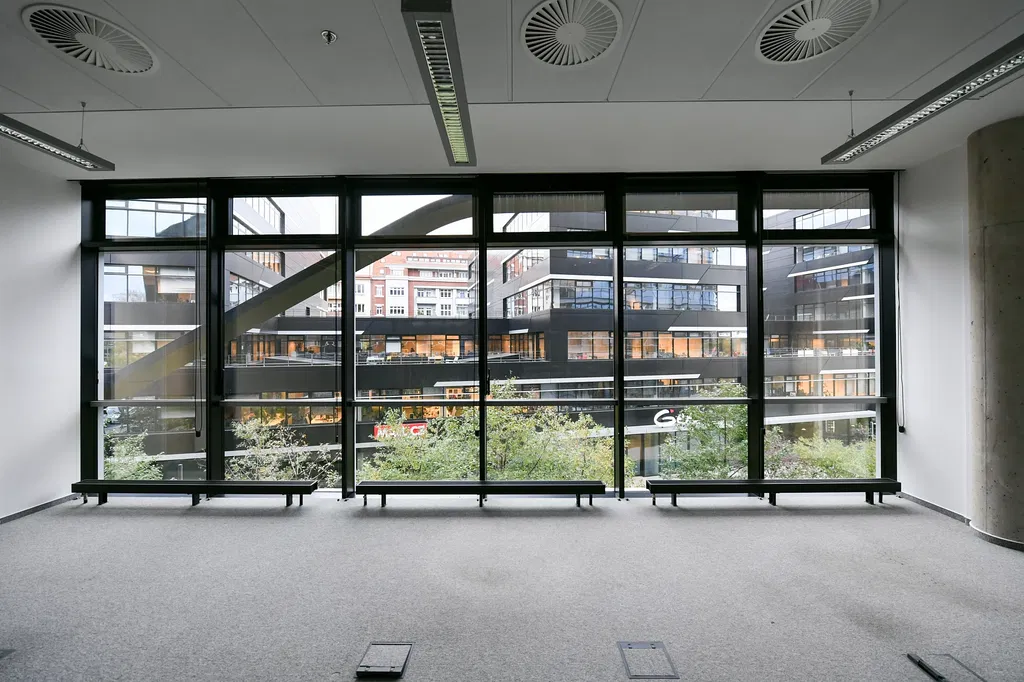 U Garáží, Holešovice - Praha 7 | Pronájem, Administrativní budova, 2 427 m²