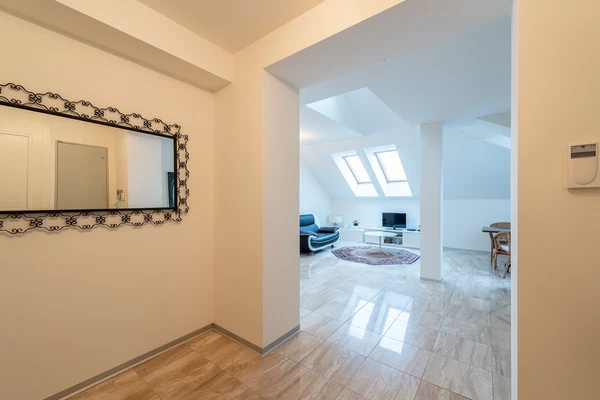 Hlboká cesta, Staré Mesto - Bratislava I | Pronájem, Byt, 4+kk, 118 m²