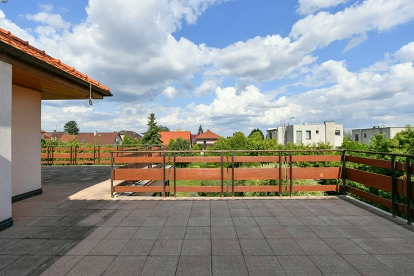 K Holyni, Slivenec - Prague 5 | Rent, House, Six-bedroom (7+1), 450 m²