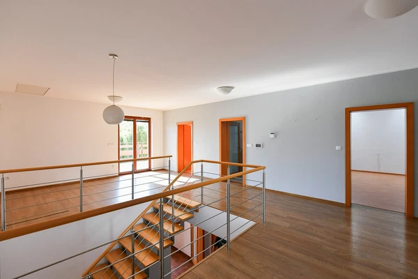 K Holyni, Slivenec - Prague 5 | Rent, House, Six-bedroom (7+1), 450 m²