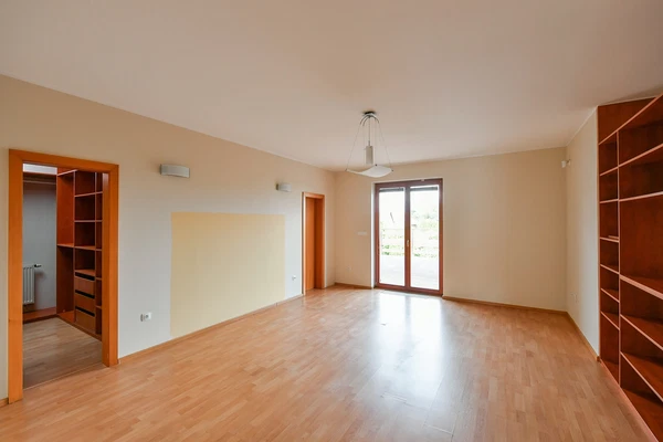 K Holyni, Slivenec - Prague 5 | Rent, House, Six-bedroom (7+1), 450 m²