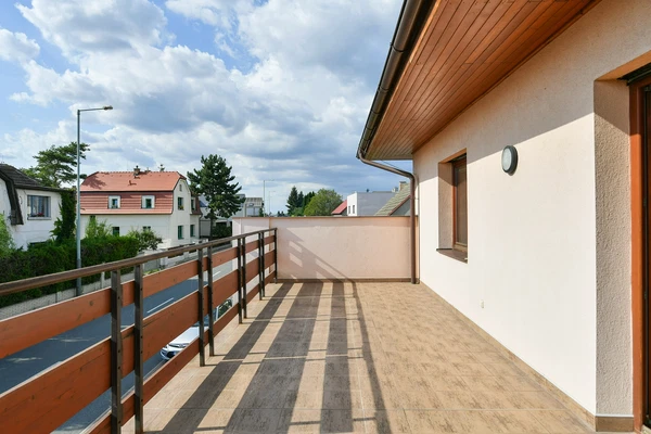 K Holyni, Slivenec - Prague 5 | Rent, House, Six-bedroom (7+1), 450 m²