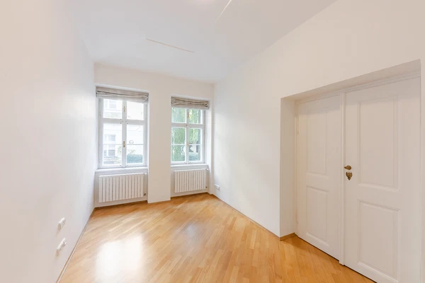 Vlašská, Malá Strana - Prague 1 | Rent, Apartment, Three-bedroom (4+1), 184 m²