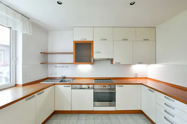 Nad Petruskou, Vinohrady - Prague 2 | Rent, Apartment, Three-bedroom (4+1), 180 m²