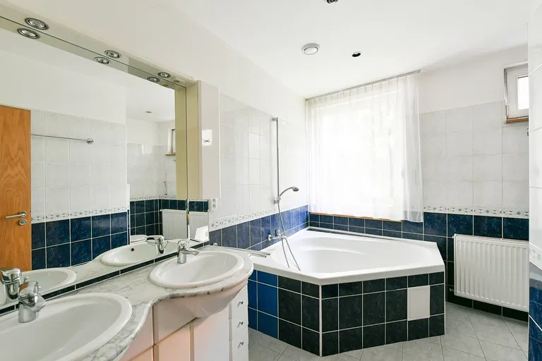 Nad Petruskou, Vinohrady - Prague 2 | Rent, Apartment, Three-bedroom (4+1), 180 m²
