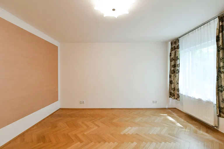 Nad Petruskou, Vinohrady - Prague 2 | Rent, Apartment, Three-bedroom (4+1), 180 m²