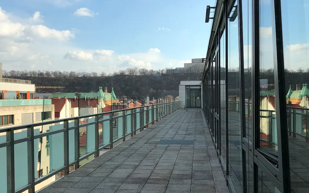 Rohanské nábřeží, Karlín - Praha 8 | Pronájem, Administrativní budova, 2 000 m²