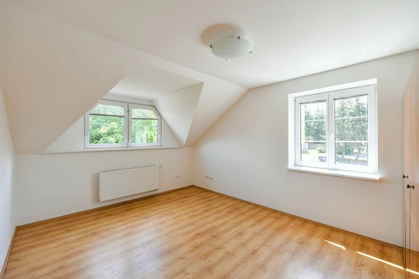 Požárnická, Nebušice - Prague 6 | Rent, House, Six-bedroom (7+kk), 300 m²