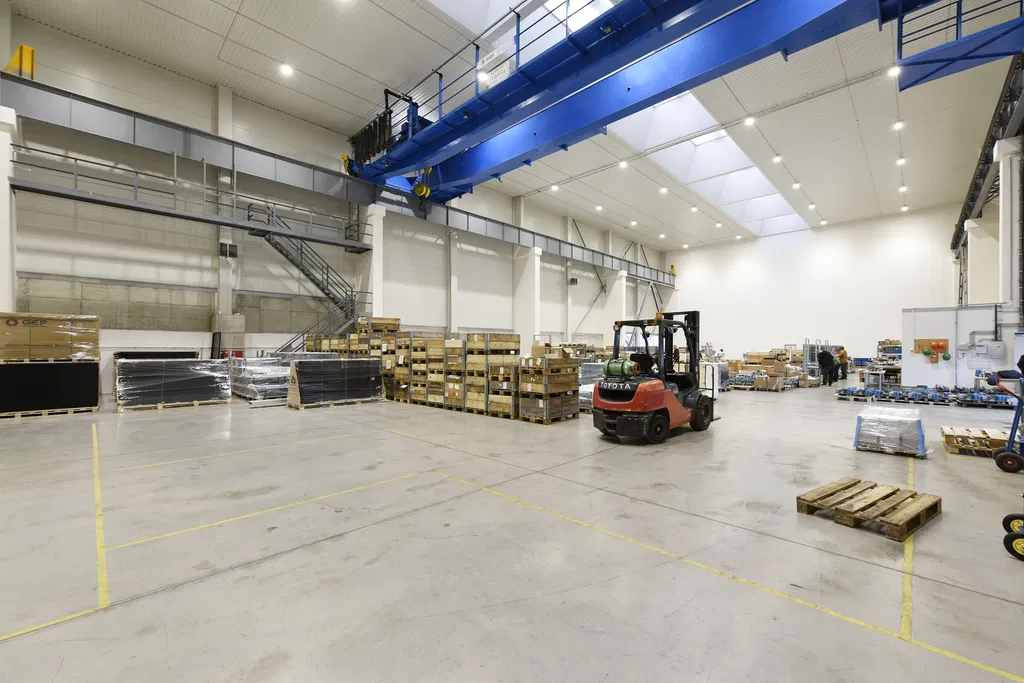 Plzeňský kraj - Plzeň-město | Pronájem, Skladový prostor, 1 380 m²