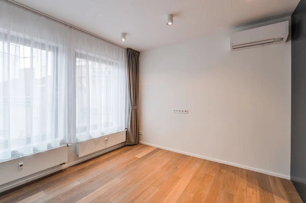 náměstí Jiřího z Poděbrad, Vinohrady - Prague 3 | Rent, Apartment, Two-bedroom (3+kk), 137 m²