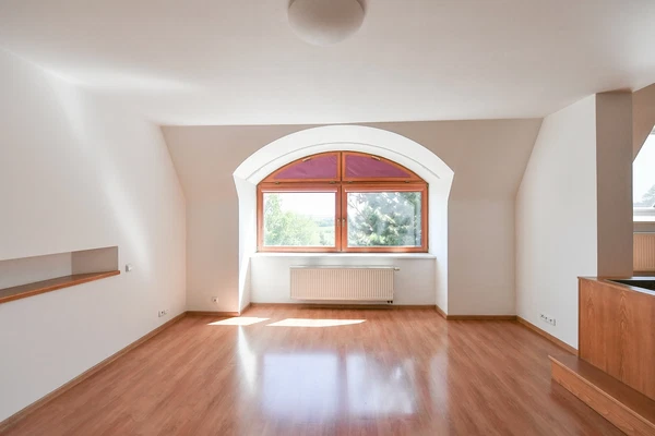 Ovčí hájek, Stodůlky - Prague 5 | Rent, House, Six-bedroom (7+1), 380 m²