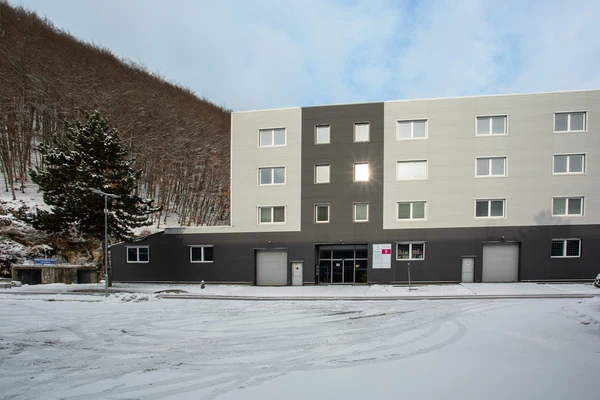 Robotnícka, Považská Bystrica - Považská Bystrica | Pronájem, Administrativní budova, 2 351 m²