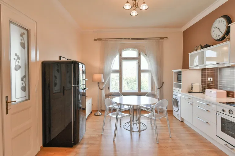 Dřevná, Nové Město - Prague 2 | Rent, Apartment, Three-bedroom (4+1), 158 m²