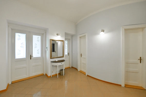 Dřevná, Nové Město - Prague 2 | Rent, Apartment, Three-bedroom (4+1), 156 m²