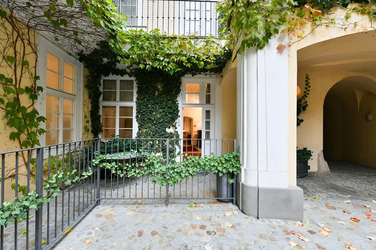 Vlašská, Malá Strana - Prague 1 | Rent, Apartment, One-bedroom (2+1), 108 m²