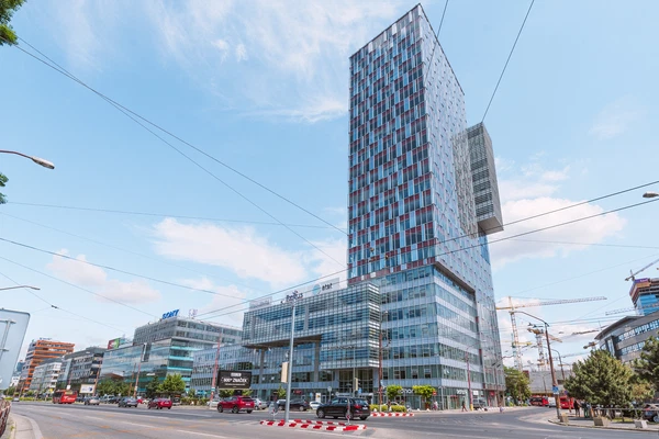 Karadžičova, Nové Mesto - Bratislava II | Pronájem, Administrativní budova, 3 638 m²