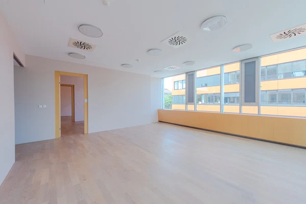 Karadžičova, Ružinov - Bratislava II | Pronájem, Administrativní budova, 4 925 m²