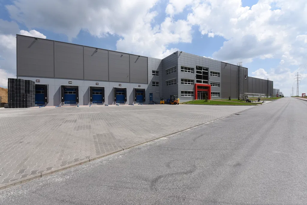 Střítež - Jihlava | Pronájem, Výrobní prostor, 6 590 - 14 790 m²