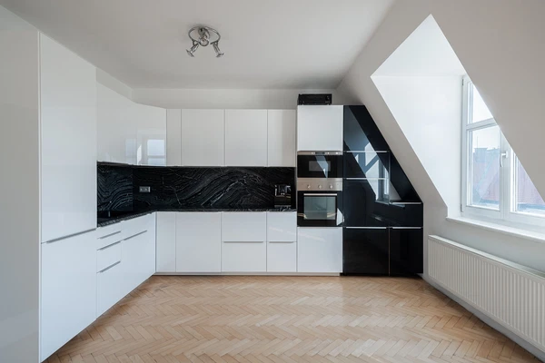 Ladova, Nové Město - Prague 2 | Sale, Apartment, Two-bedroom (3+kk), 116 m²