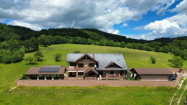 Považská Bystrica - Orlové | Sale, House, Seven-bedroom (8+kk), 863 m²