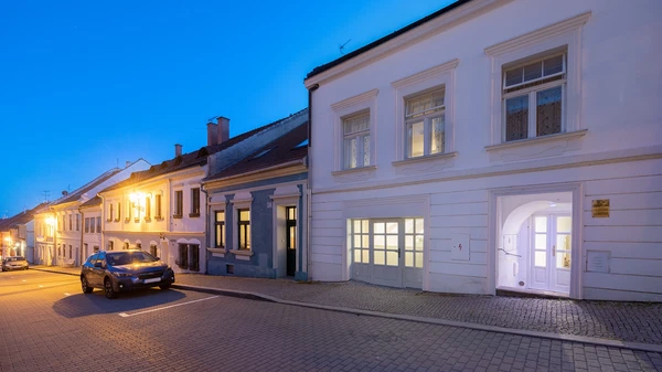 Husova, Mikulov - Břeclav | Sale, Apartment building, Seven-bedroom (8+kk), 591 m²