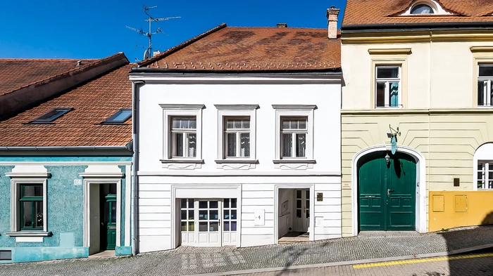 Husova, Mikulov - Břeclav | Sale, House, Seven-bedroom (8+kk), 504 m²