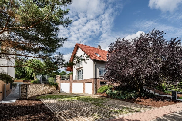 Starodvorská, Lysolaje - Prague 6 | Sale, House, Six-bedroom (7+kk), 468 m²