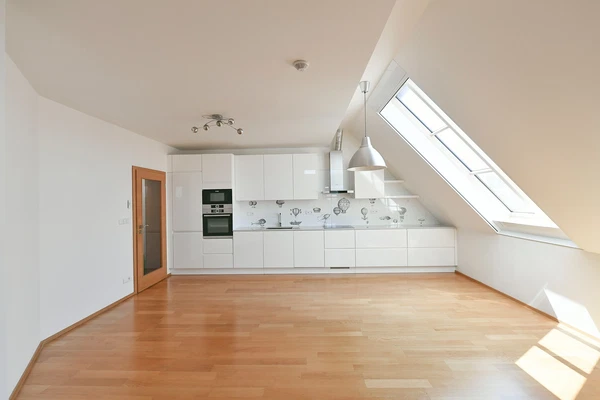 Ovenecká, Bubeneč - Prague 7 | Sale, Apartment, Three-bedroom (4+kk), 130 m²