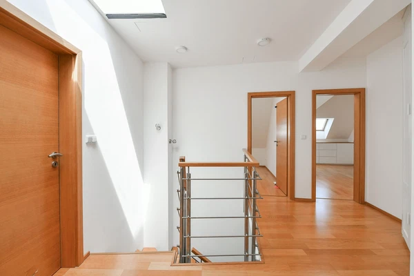 Ovenecká, Bubeneč - Prague 7 | Sale, Apartment, Three-bedroom (4+kk), 130 m²