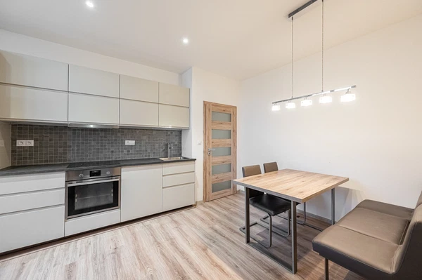 Rubešova, Vinohrady - Prague 2 | Sale, Apartment, Two-bedroom (3+1), 106 m²