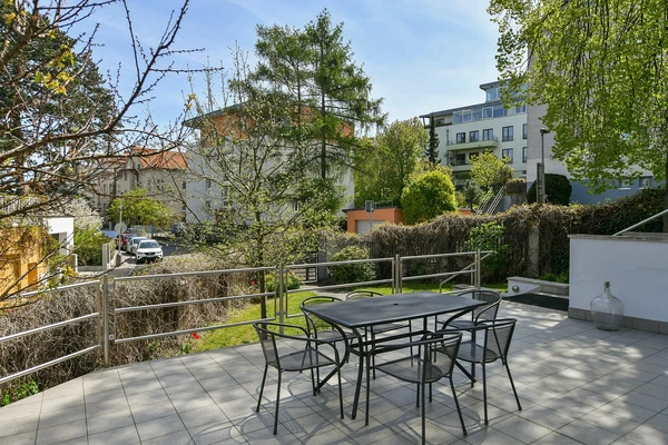 Vápencová, Podolí - Prague 4 | Sale, House, Six-bedroom (7+1), 488 m²