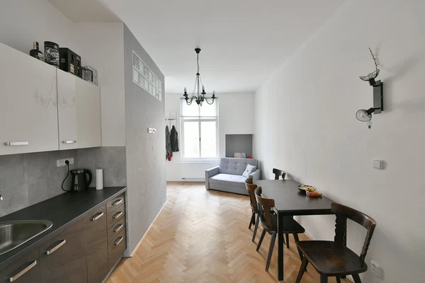 Radlická, Smíchov - Prague 5 | Sale, Apartment building, 1 153 m²