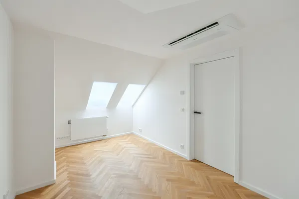 Varšavská, Vinohrady - Prague 2 | Sale, Apartment, Three-bedroom (4+kk), 133 m²