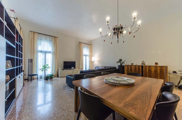 Italy, Veneto - Venice | Sale, Apartment, One-bedroom (2+kk), 160 m²