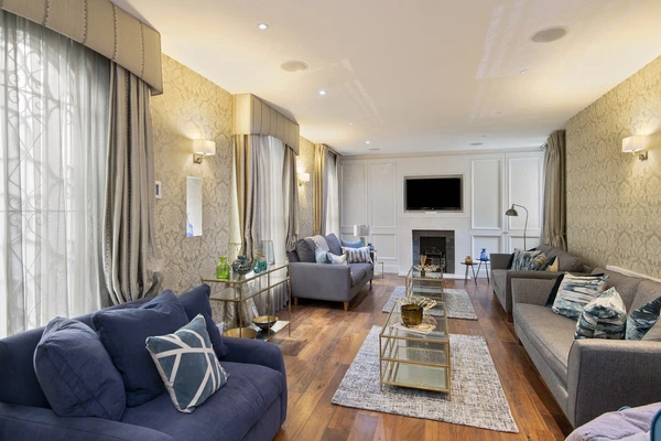 Great Britain, London, Charles Street - City of Westminster | Sale, House, Eight-bedroom (9+1), 639 m²