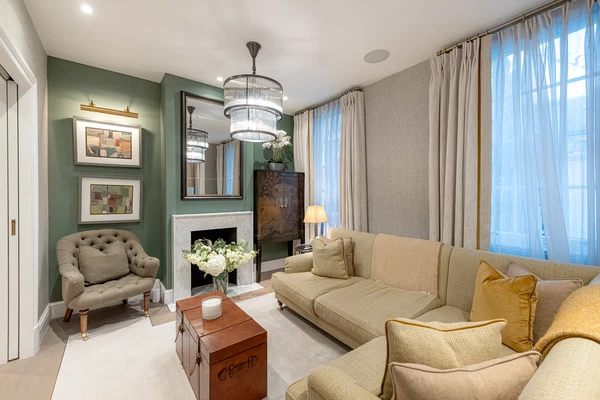 Great Britain, London, Shepherd Street - City of Westminster | Sale, House, Five-bedroom (6+kk), 165 m²