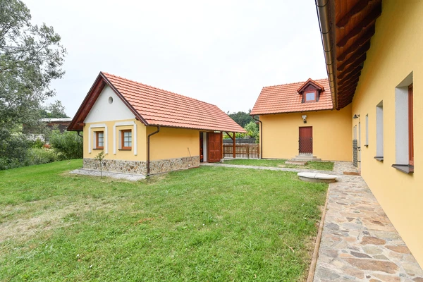 Kaliště u Ondřejova, Kaliště - Praha-východ | Sale, House, Four-bedroom (5+kk), 251 m²