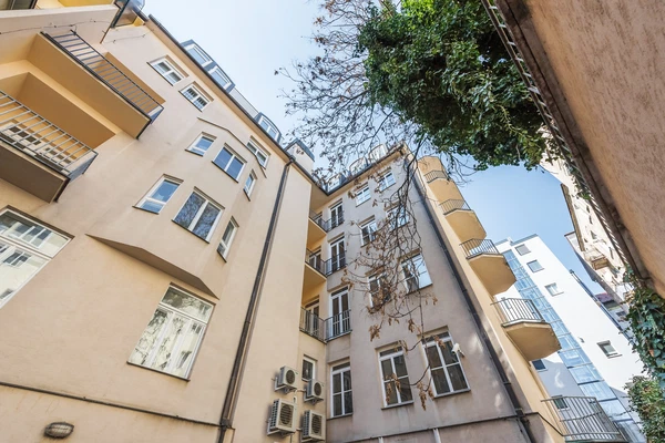 Gunduličová, Staré Mesto - Bratislava I | Prodej, Byt, 2+kk, 64 m²