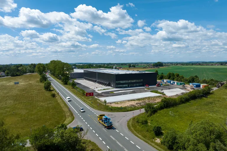 Bratří Štefanů, Hradec Králové - Hradec Králové | Rent, Industrial park, 8 321 m²