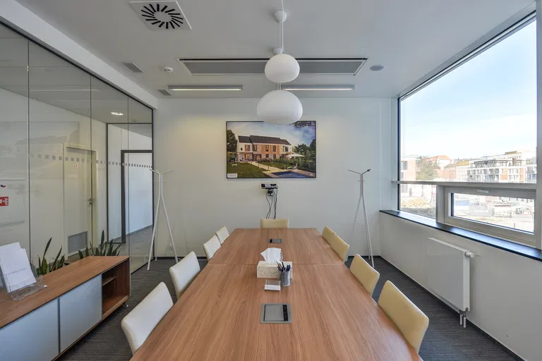 Smrčkova, Libeň - Praha 8 | Pronájem, Kancelářské prostory, 332 m²