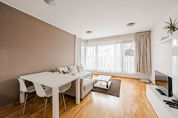 Nad Smetankou, Hrdlořezy - Praha 9 | Pronájem, Byt, 2+kk, 53 m²