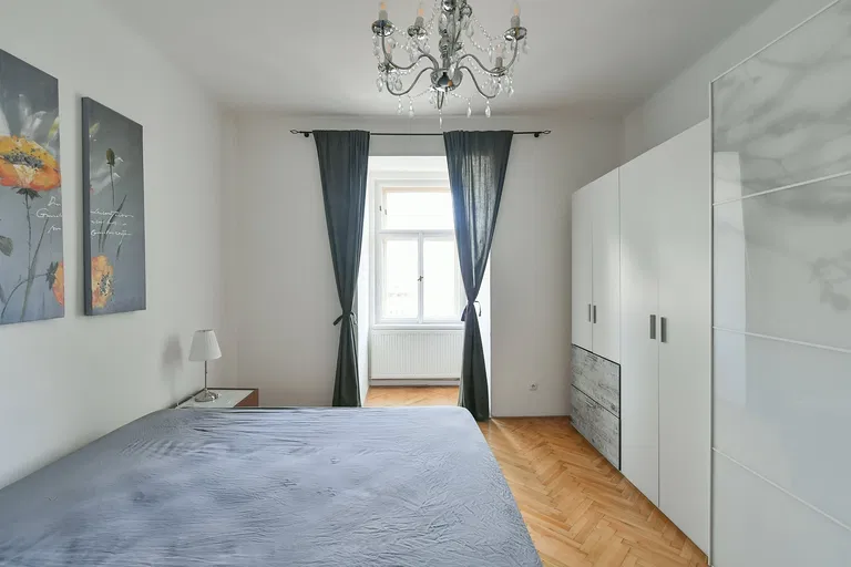 U Havlíčkových sadů, Vinohrady - Prague 2 | Rent, Apartment, One-bedroom (2+kk), 77 m²