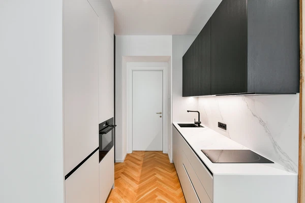 Varšavská, Vinohrady - Praha 2 | Pronájem, Byt, 1+kk, 33 m²