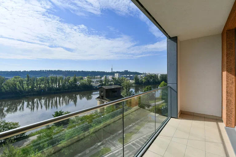 V háji, Holešovice - Prague 7 | Rent, Apartment, Two-bedroom (3+kk), 87 m²