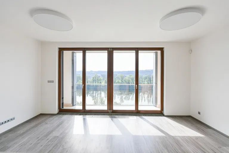 V háji, Holešovice - Prague 7 | Rent, Apartment, Two-bedroom (3+kk), 87 m²