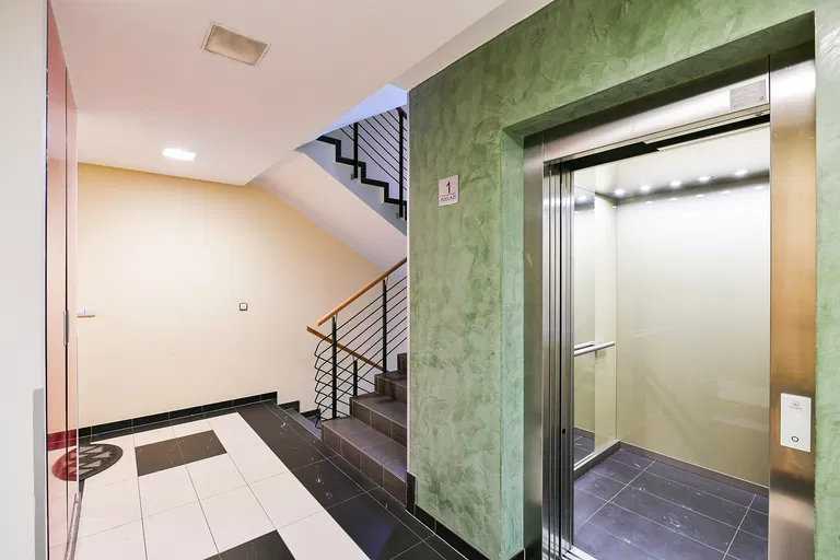 Lovčenská, Košíře - Prague 5 | Rent, Apartment, Two-bedroom (3+kk), 88 m²