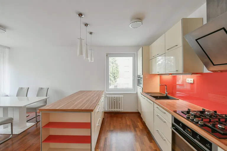 Rozýnova, Břevnov - Prague 6 | Rent, Apartment, Three-bedroom (4+kk), 93 m²