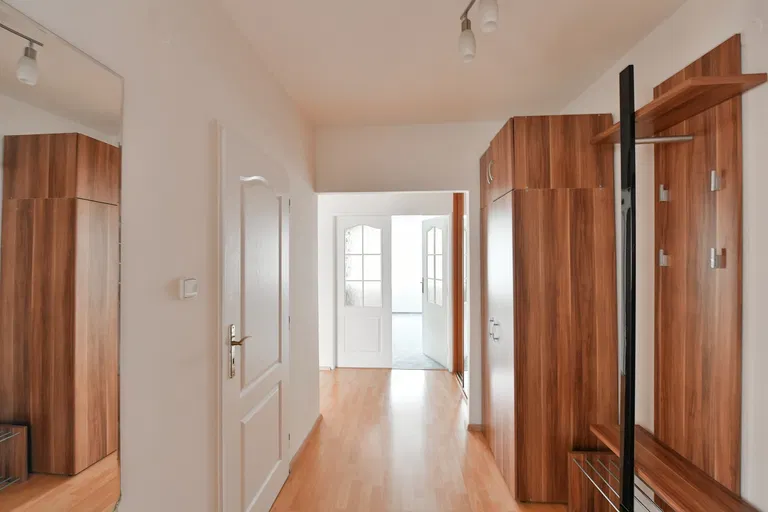 Rozýnova, Břevnov - Prague 6 | Rent, Apartment, Three-bedroom (4+kk), 93 m²