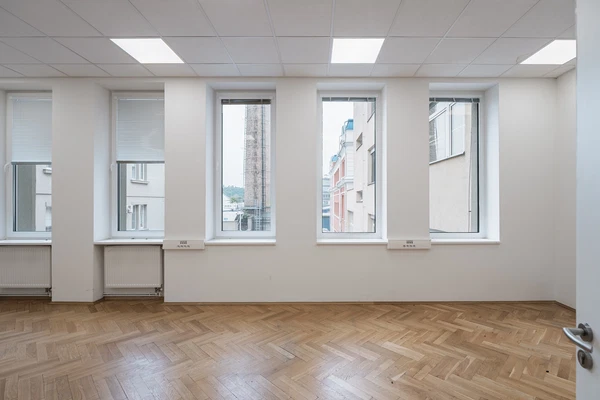 Strakonická, Smíchov - Praha 5 | Pronájem, Kancelářské prostory, 629 m²